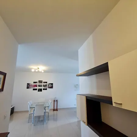아파트 Qawra Penthouse With Seaviews, 2 Bedrooms, 2,5 Baths