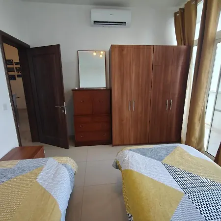 아파트 Qawra Penthouse With Seaviews, 2 Bedrooms, 2,5 Baths *