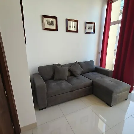 아파트 Qawra Penthouse With Seaviews, 2 Bedrooms, 2,5 Baths